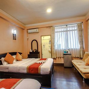 Deluxe Twin Room 24 hour Check